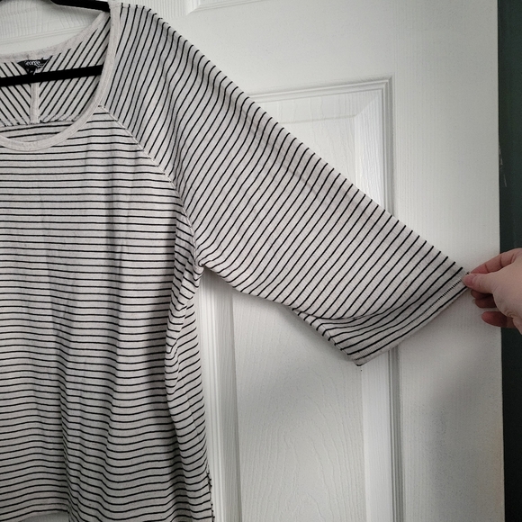 3/4 Sleeve Striped Top - Picture 10 of 11